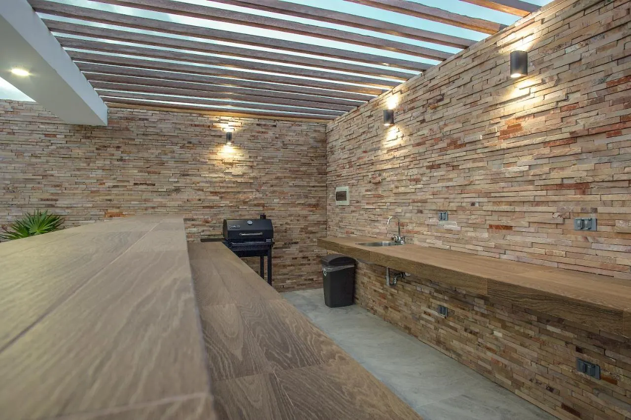Menesse Midtown Studio Apartment Playa del Carmen
